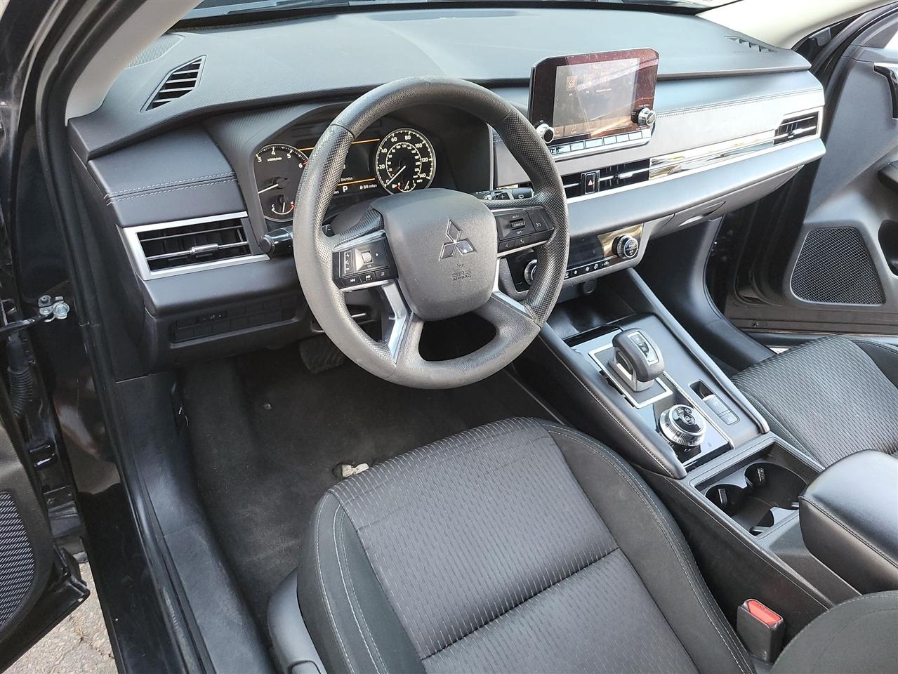 Mitsubishi Outlander ES 2WD 2022