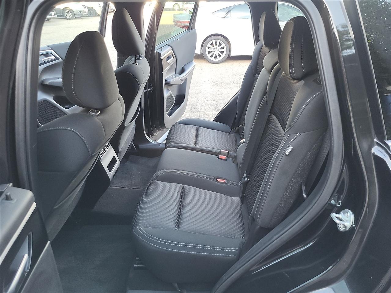 Mitsubishi Outlander ES 2WD 2022