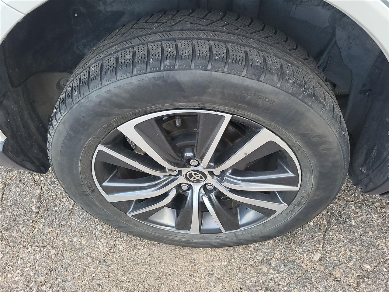 Toyota Venza LE 2021