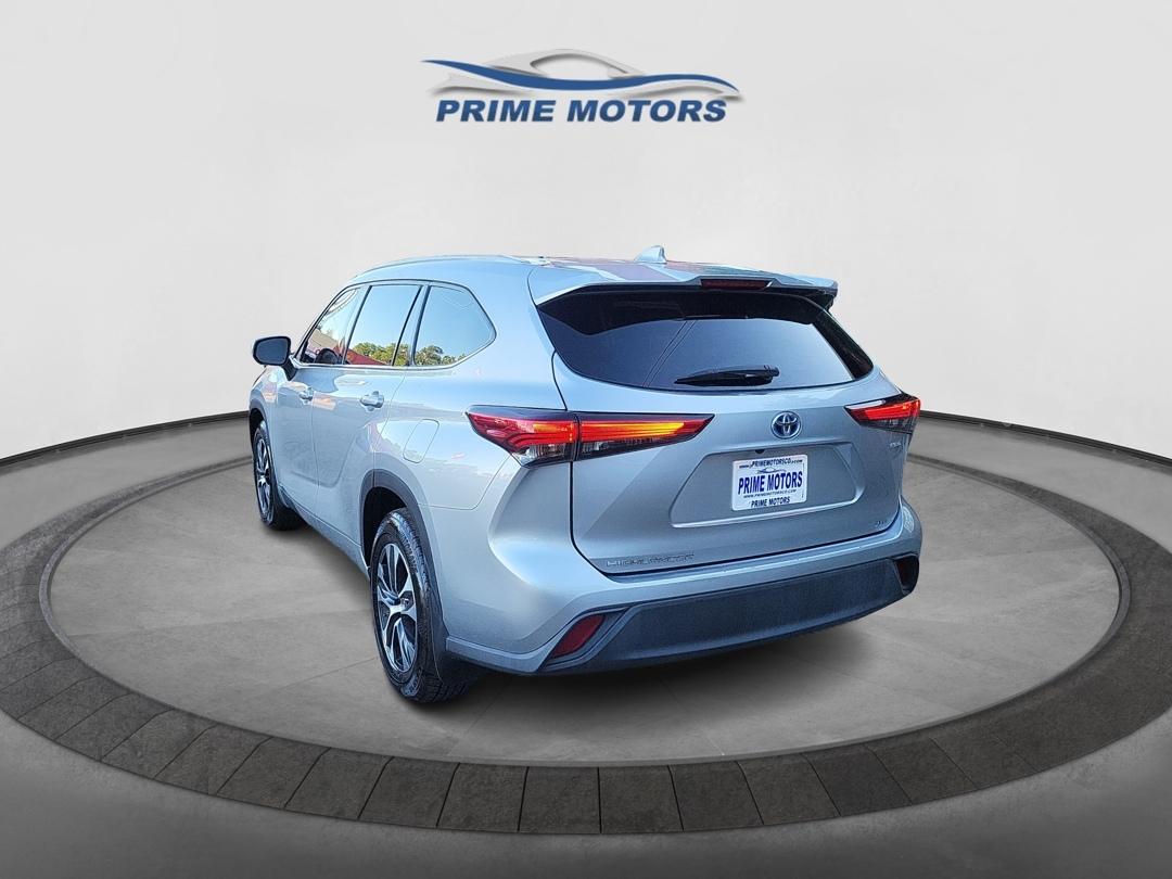 Toyota Highlander Hybrid XLE AWD 2022