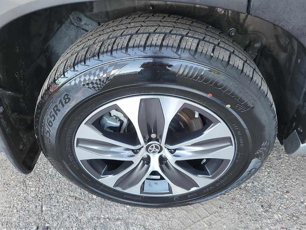 Toyota Highlander Hybrid XLE AWD 2022
