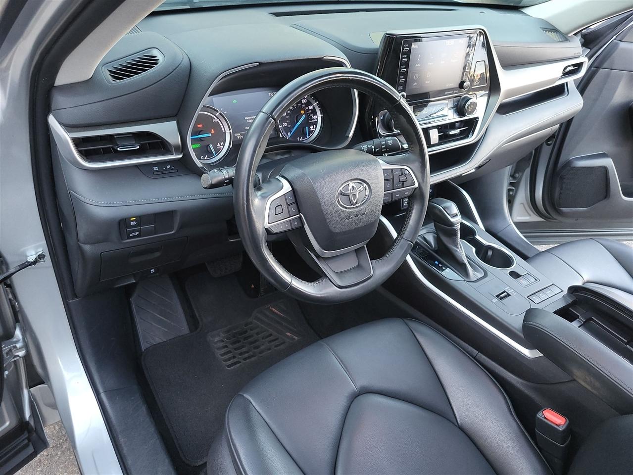 Toyota Highlander Hybrid XLE AWD 2022