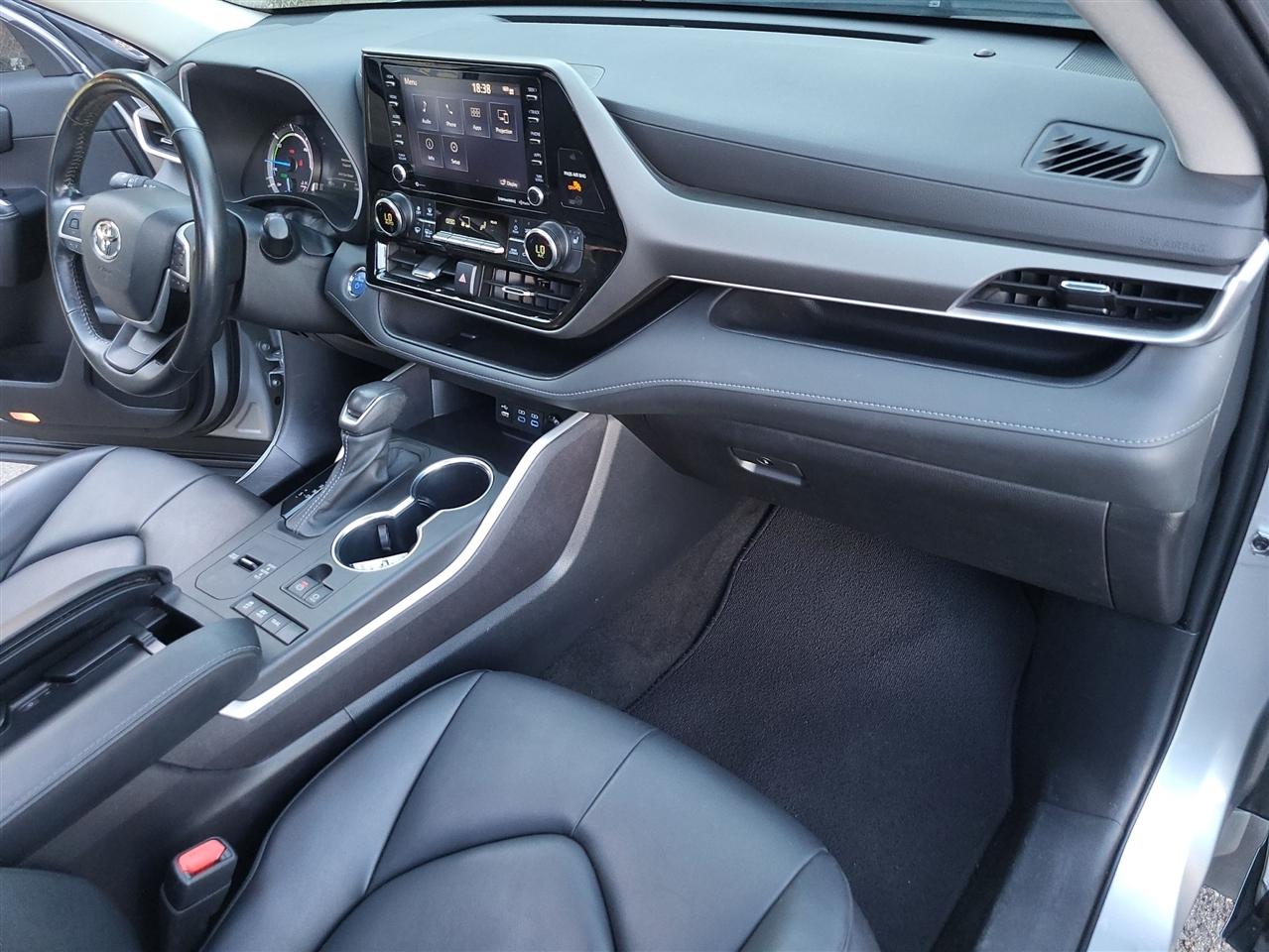 Toyota Highlander Hybrid XLE AWD 2022