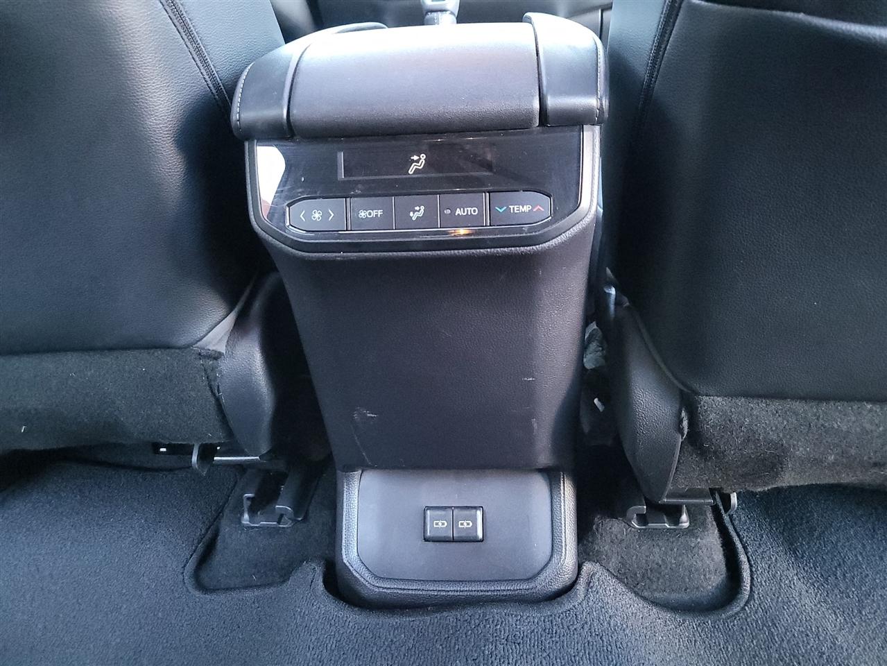 Toyota Highlander Hybrid XLE AWD 2022