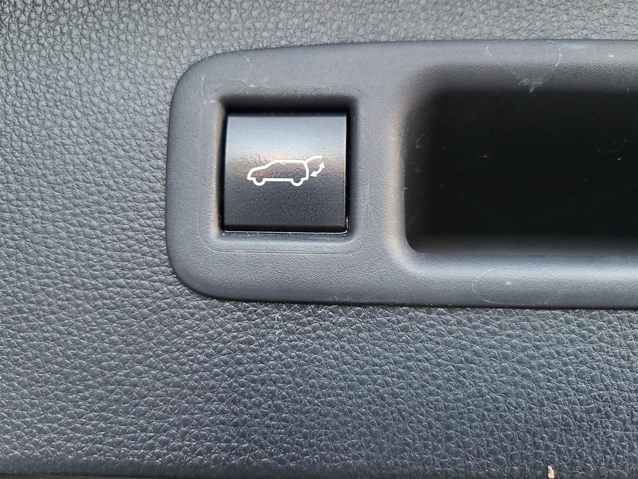 Toyota Highlander Hybrid XLE AWD 2022
