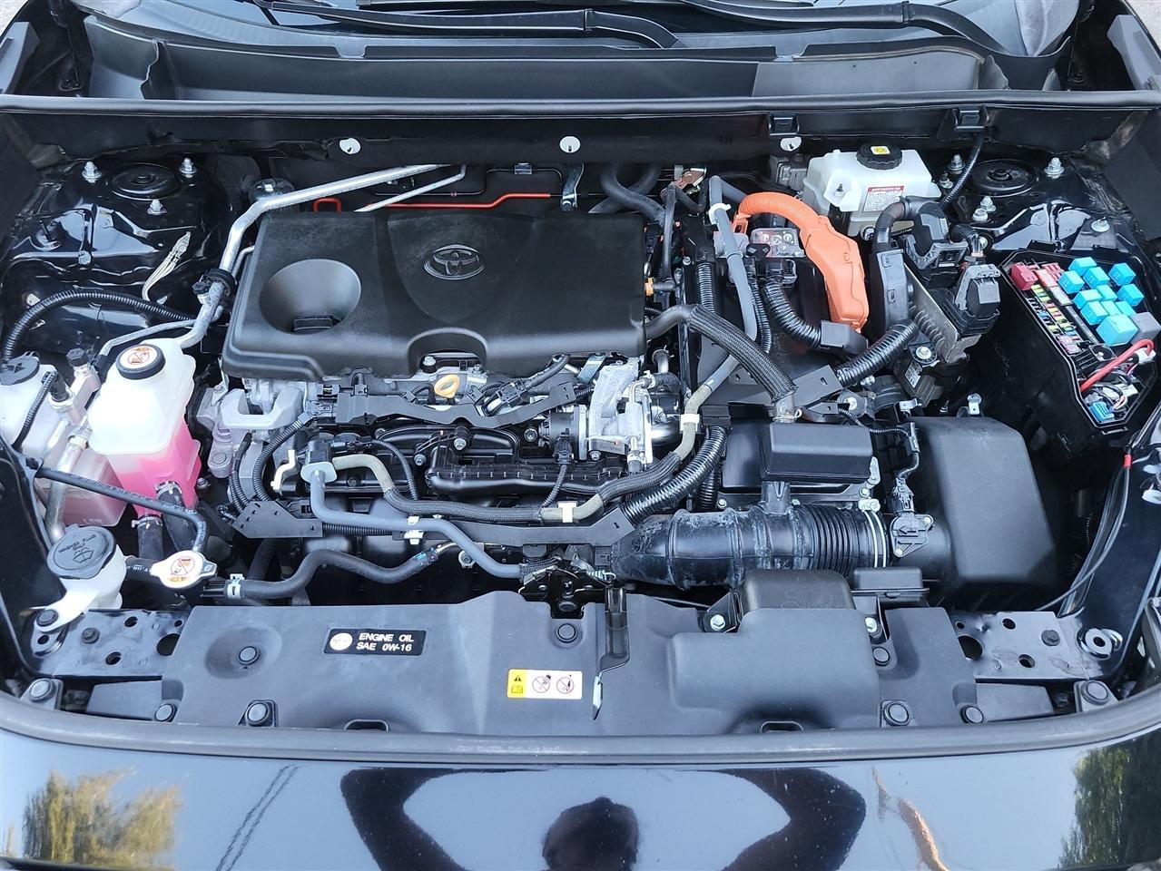 Toyota RAV4 Hybrid LE 2021