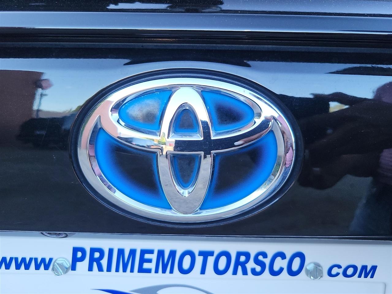 Toyota RAV4 Hybrid LE 2021