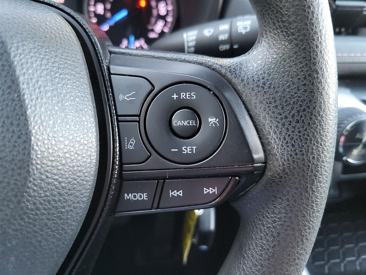 Toyota RAV4 Hybrid LE 2021