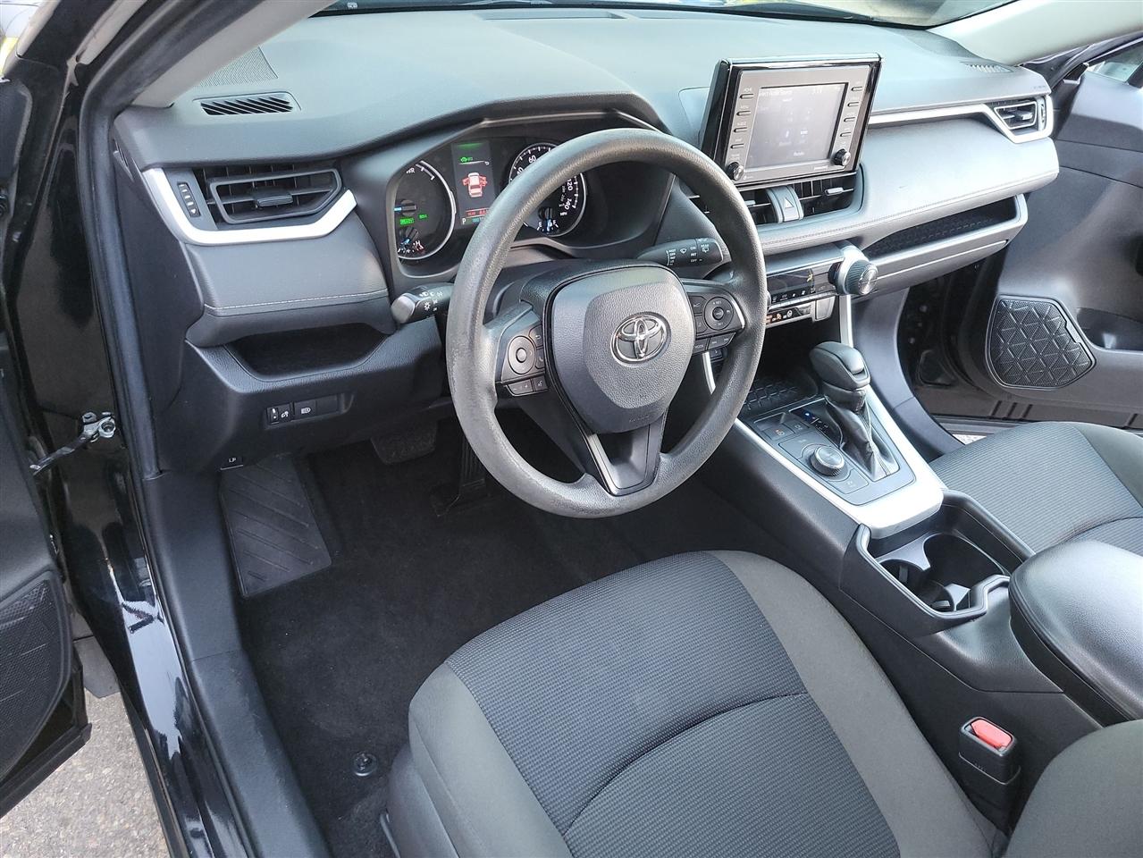 Toyota RAV4 Hybrid LE 2021