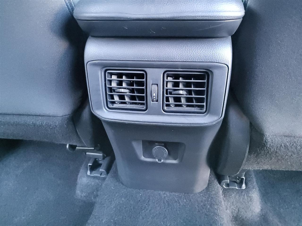 Toyota RAV4 Hybrid LE 2021