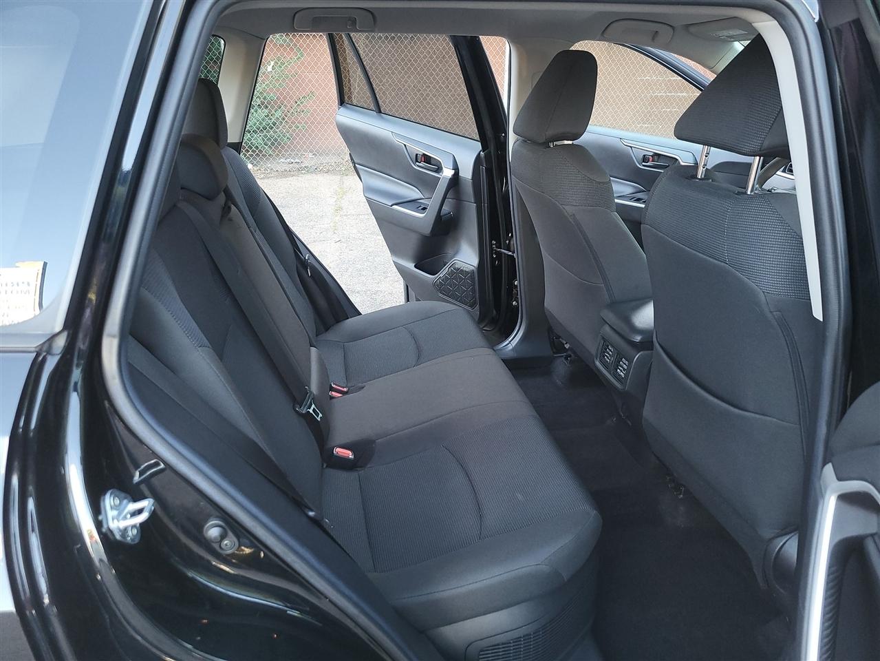 Toyota RAV4 Hybrid LE 2021