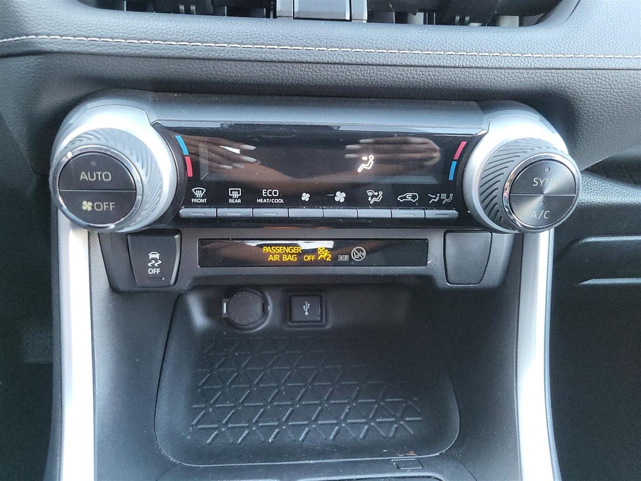 Toyota RAV4 Hybrid LE 2021