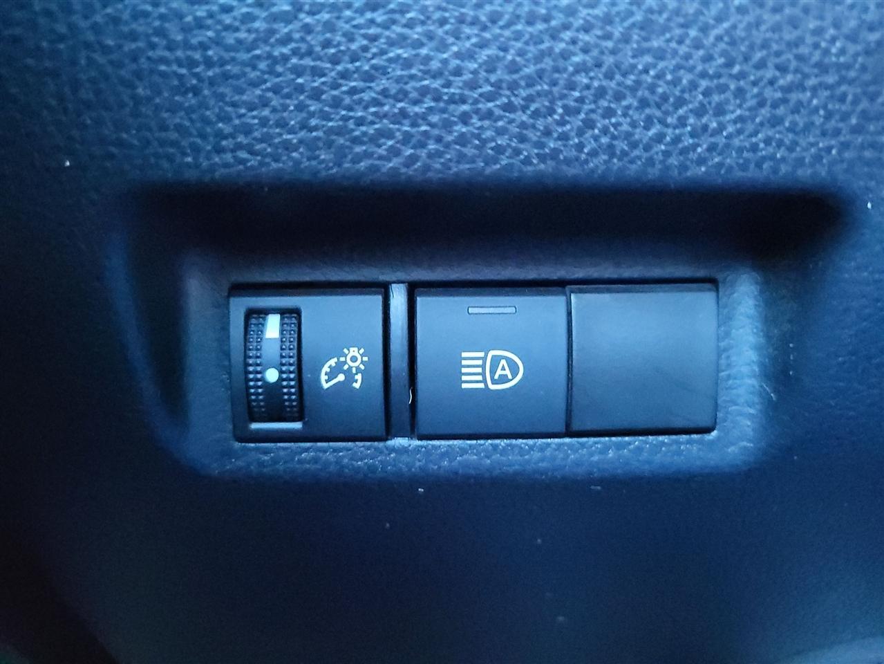 Toyota RAV4 Hybrid LE 2021
