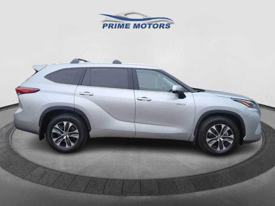 Toyota Highlander Hybrid XLE AWD 2021