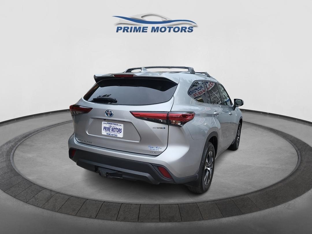 Toyota Highlander Hybrid XLE AWD 2021