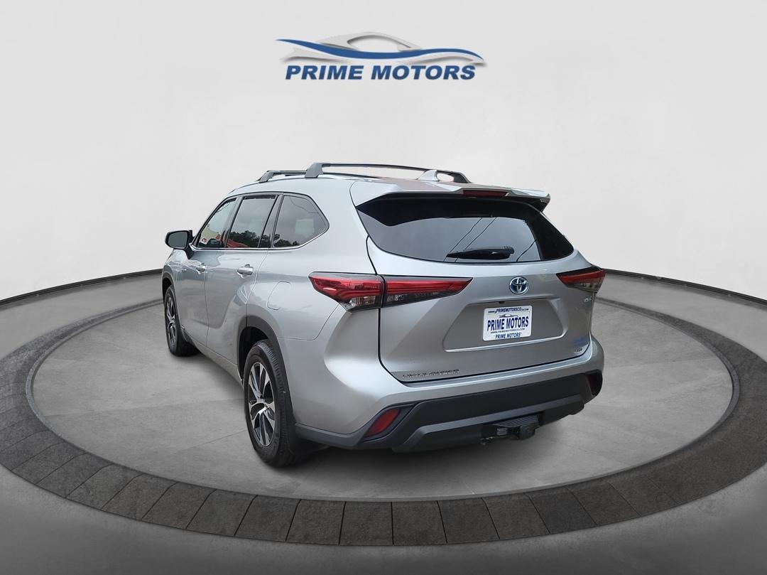Toyota Highlander Hybrid XLE AWD 2021