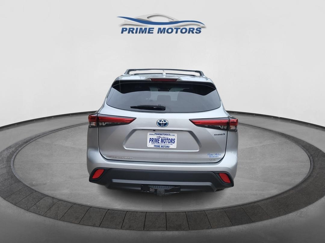 Toyota Highlander Hybrid XLE AWD 2021