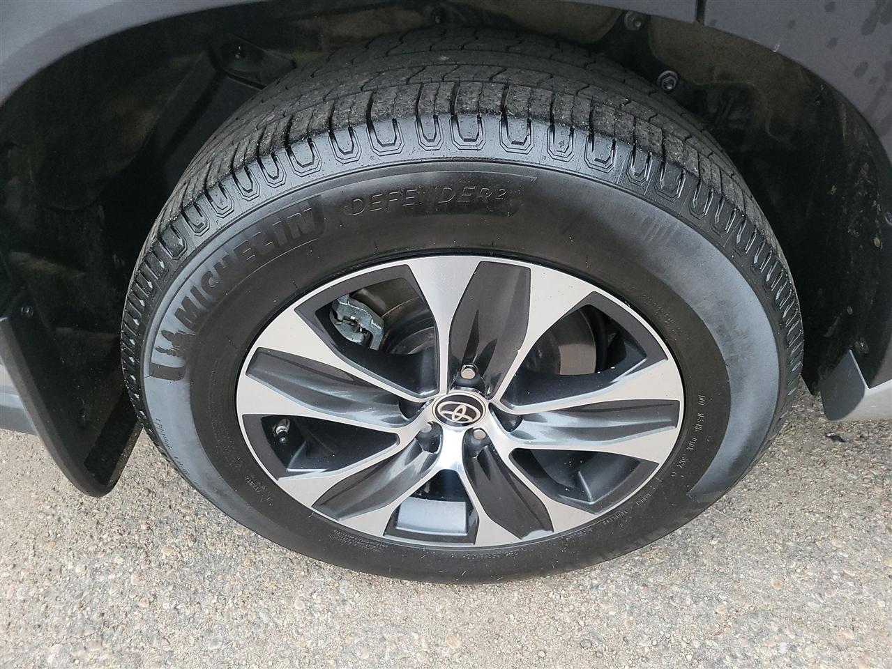 Toyota Highlander Hybrid XLE AWD 2021