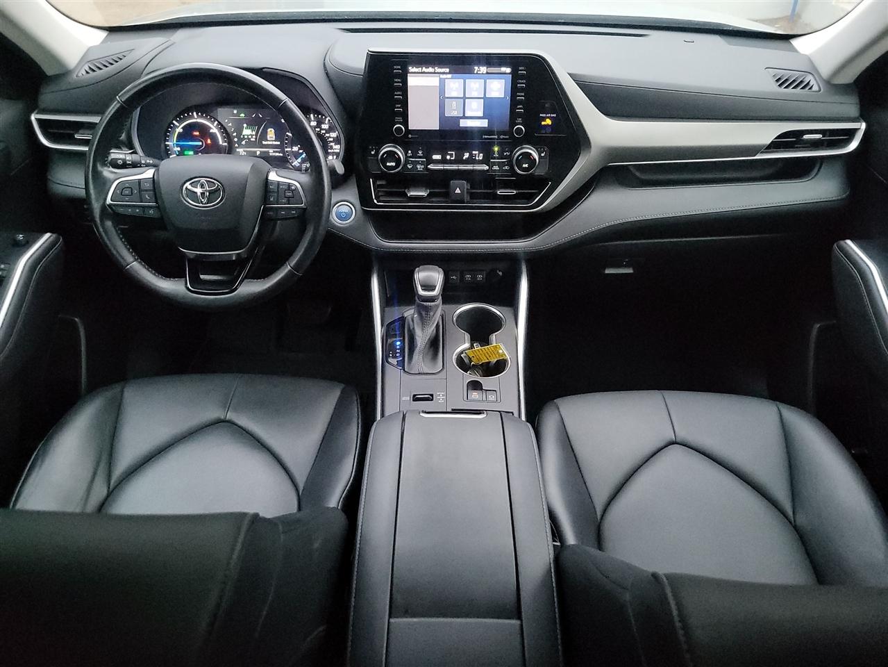 Toyota Highlander Hybrid XLE AWD 2021