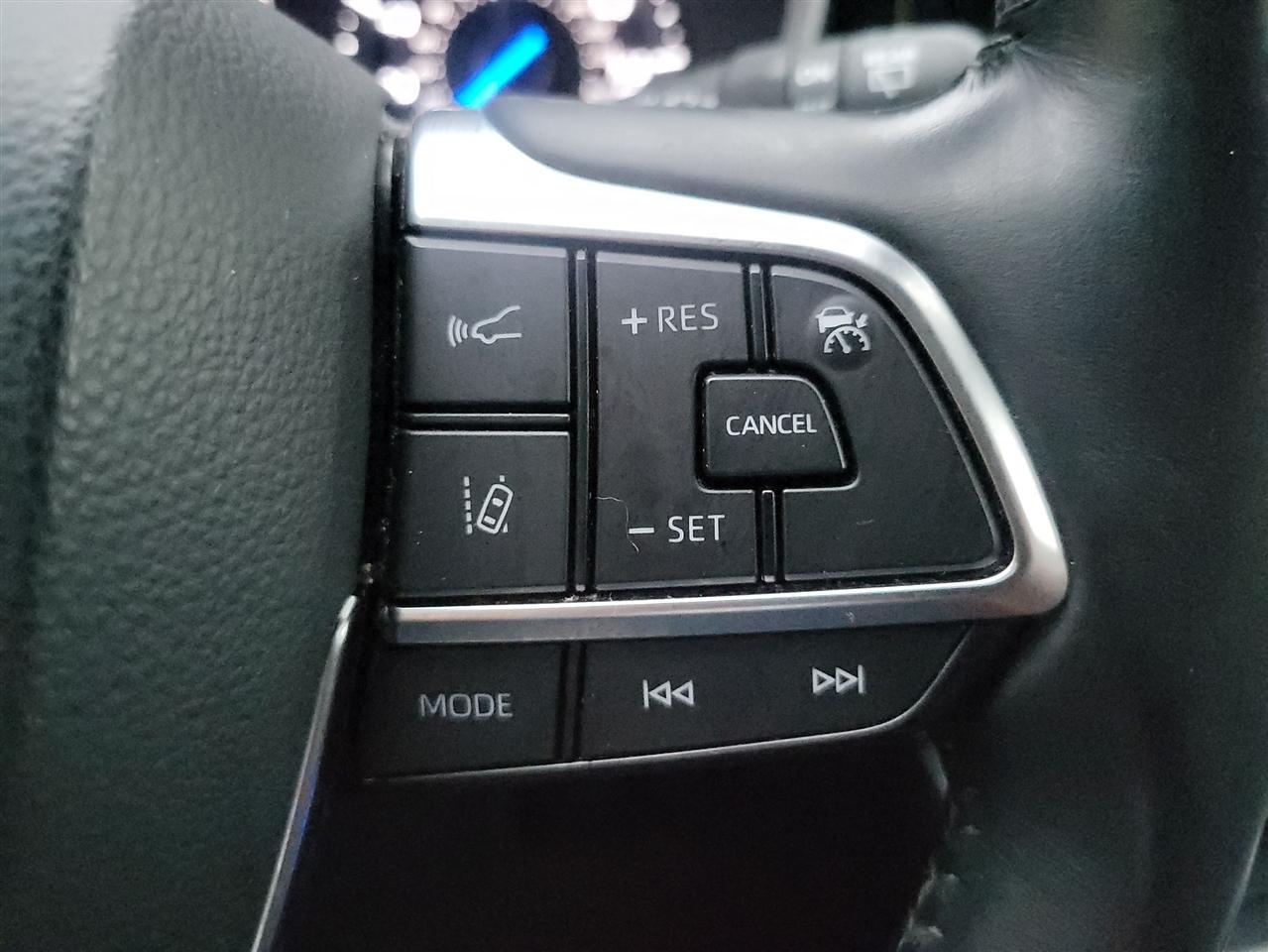Toyota Highlander Hybrid XLE AWD 2021