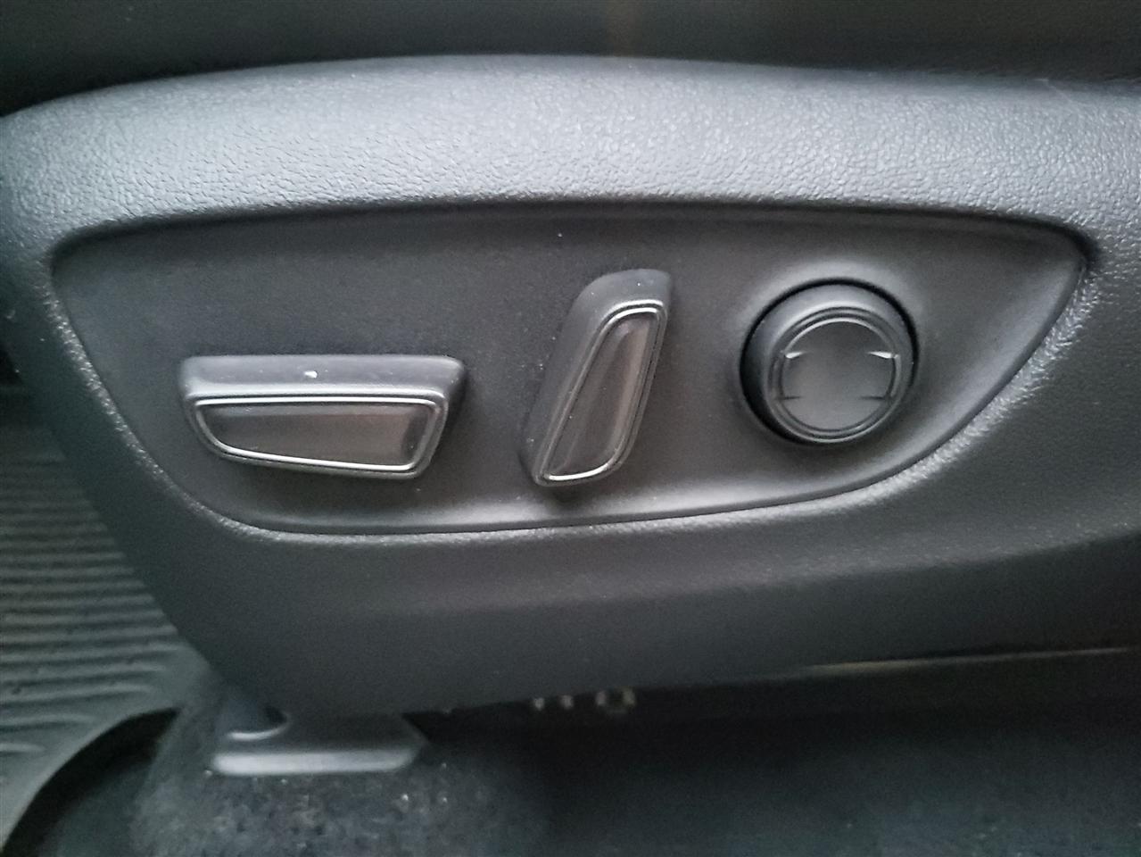 Toyota Highlander Hybrid XLE AWD 2021