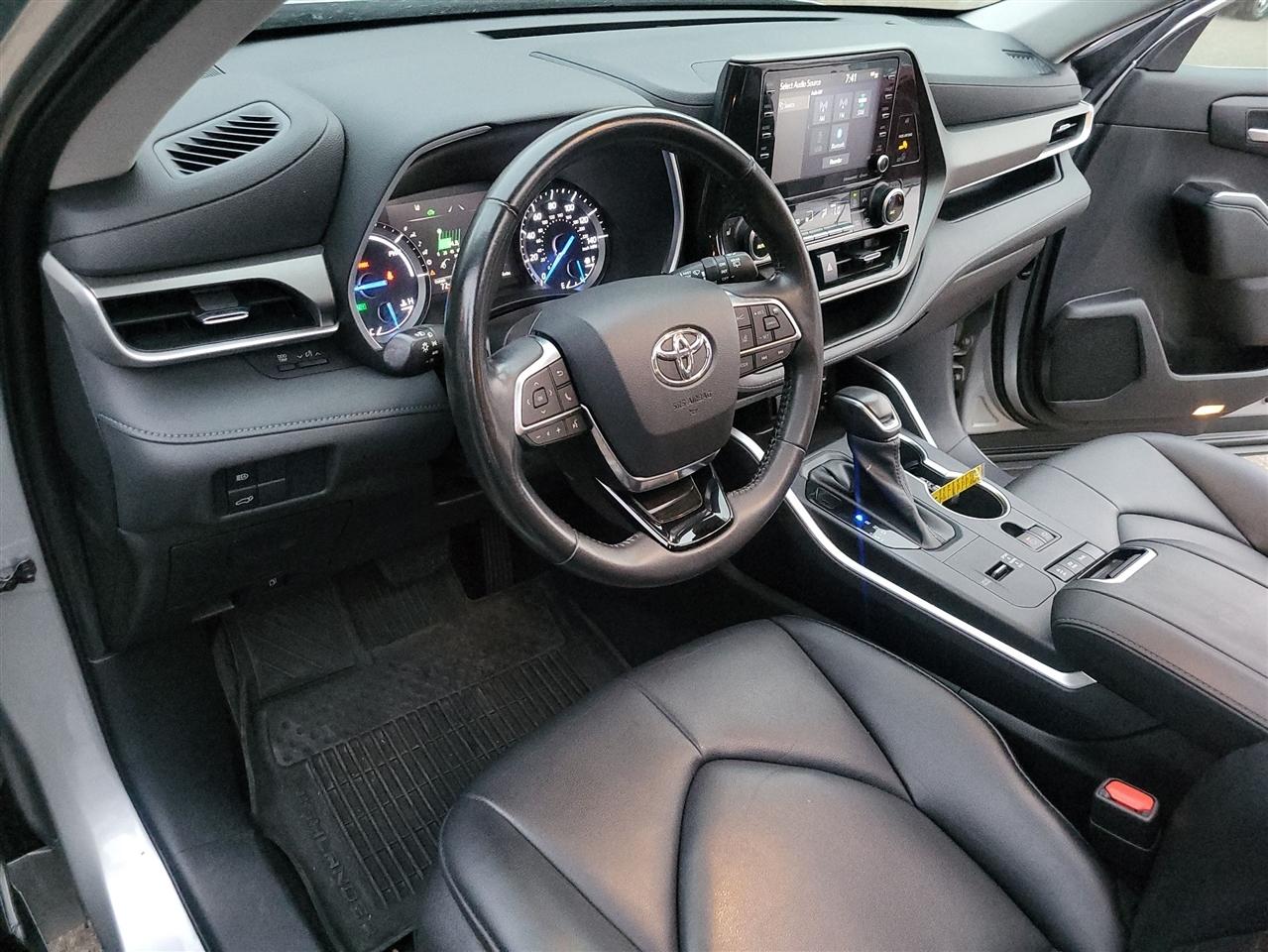 Toyota Highlander Hybrid XLE AWD 2021