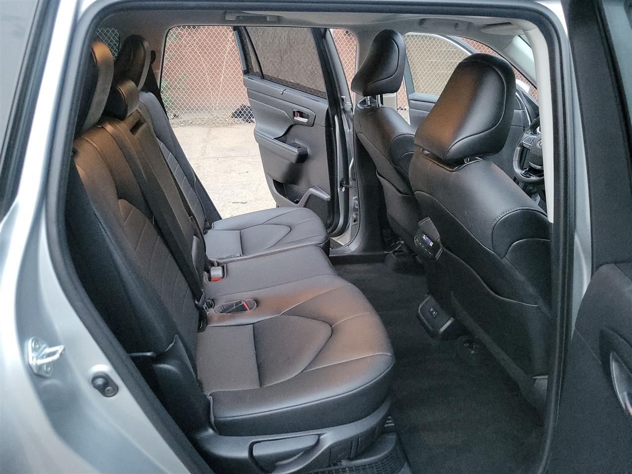 Toyota Highlander Hybrid XLE AWD 2021