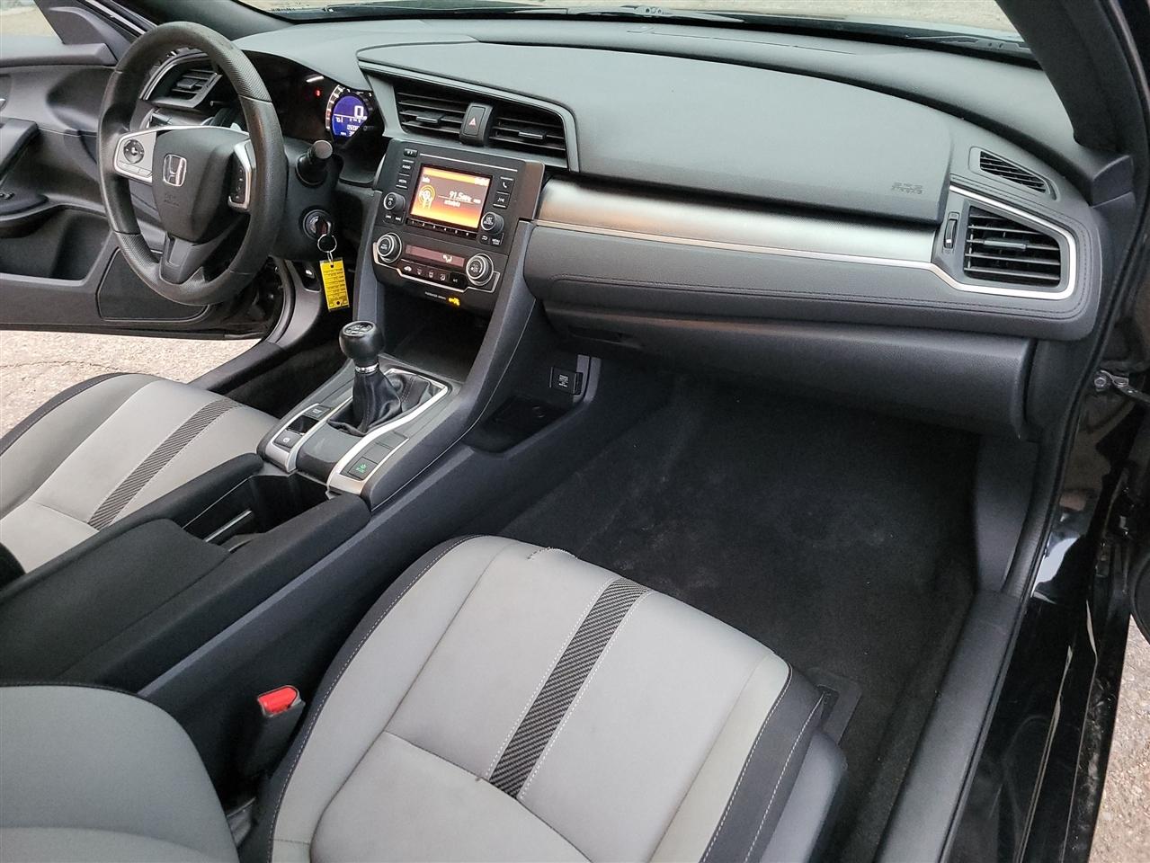Honda Civic LX Coupe 6-Spd MT 2017