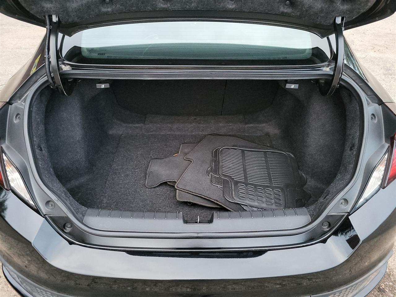 Honda Civic LX Coupe 6-Spd MT 2017