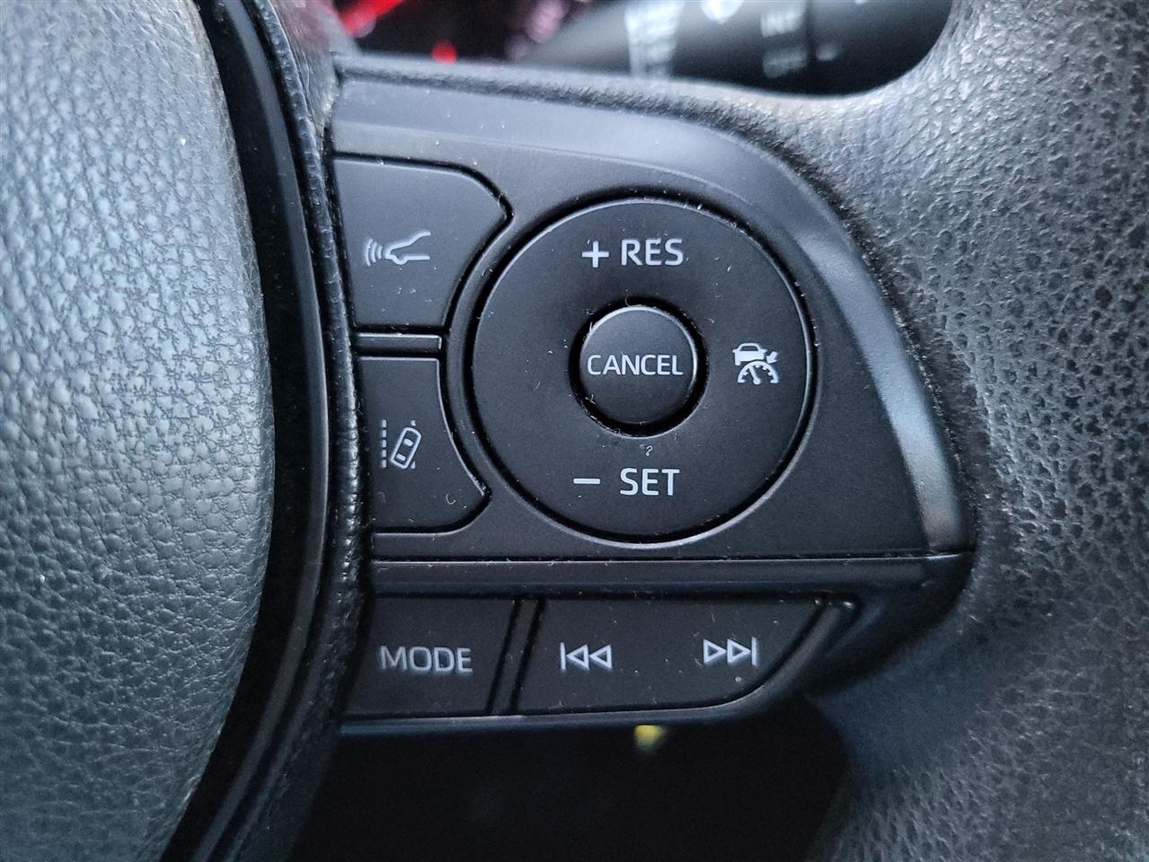 Toyota RAV4 LE AWD 2019