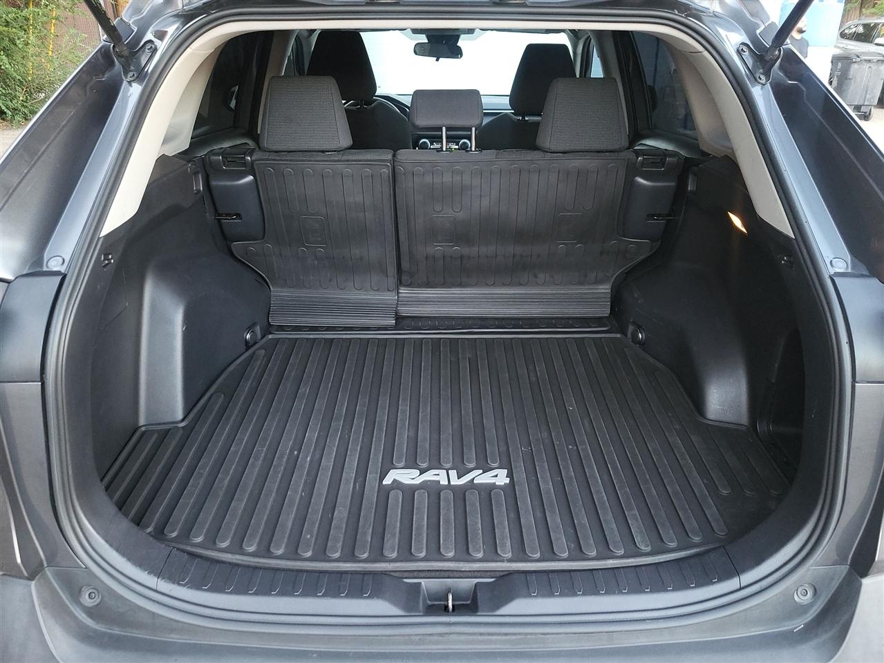 Toyota RAV4 LE AWD 2019