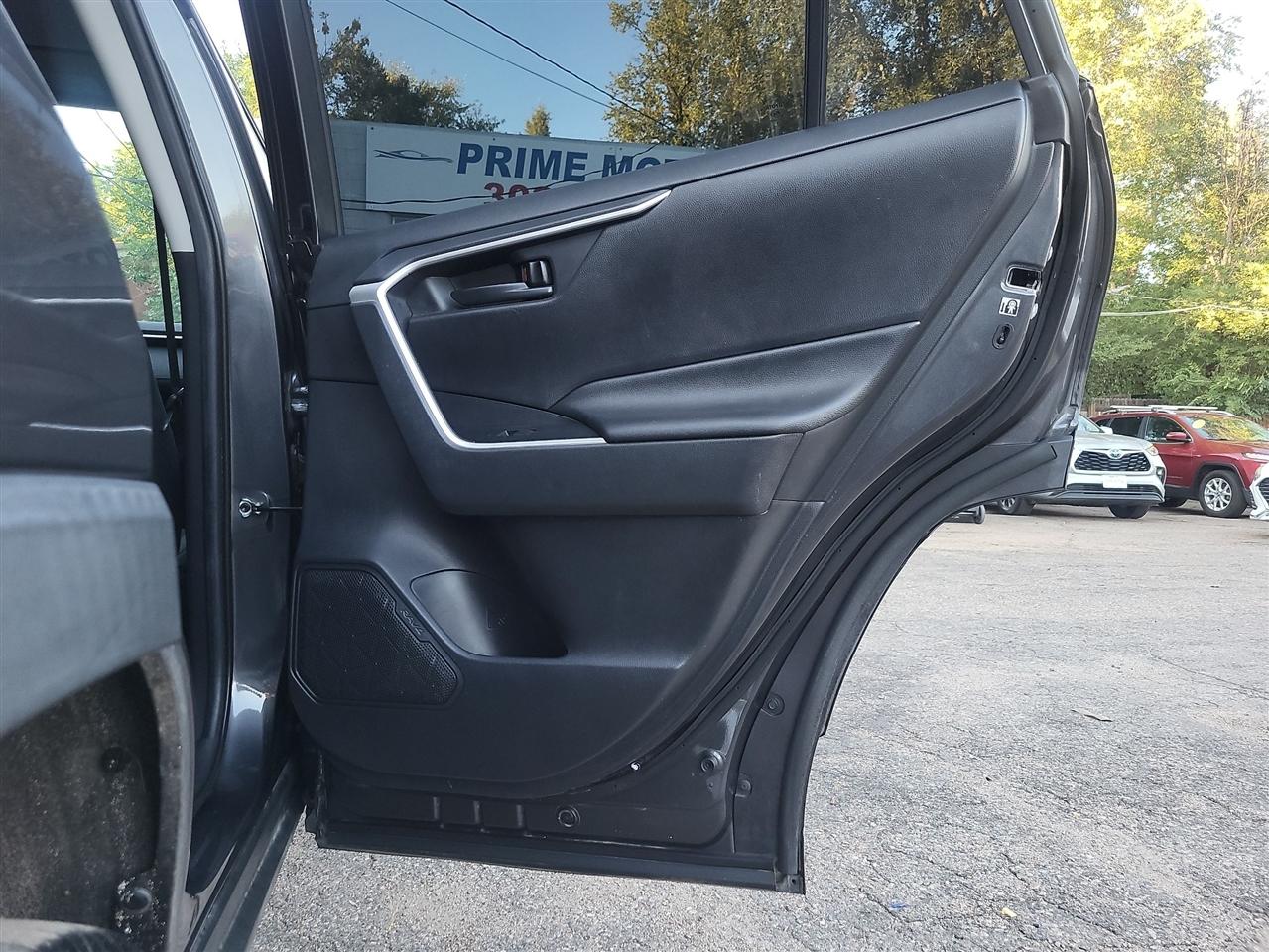 Toyota RAV4 LE AWD 2019
