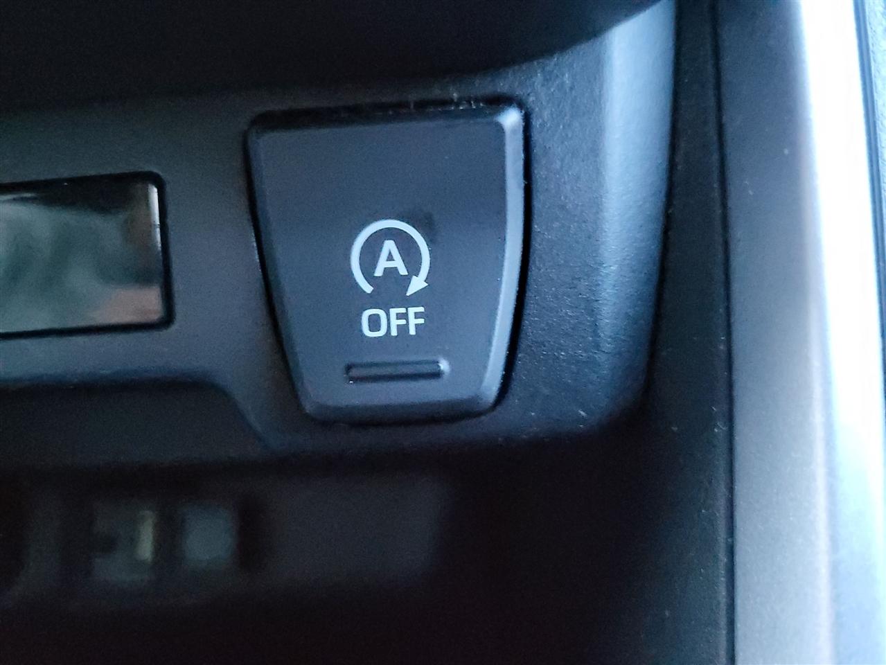 Toyota RAV4 LE AWD 2019