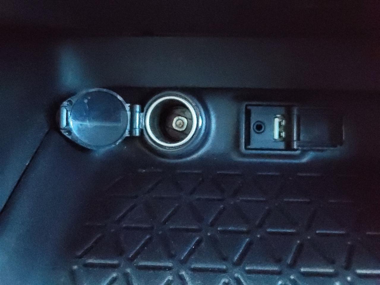 Toyota RAV4 LE AWD 2019