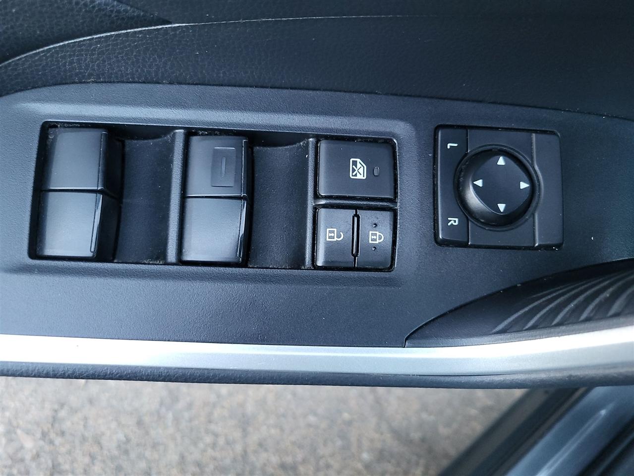 Toyota RAV4 LE AWD 2019
