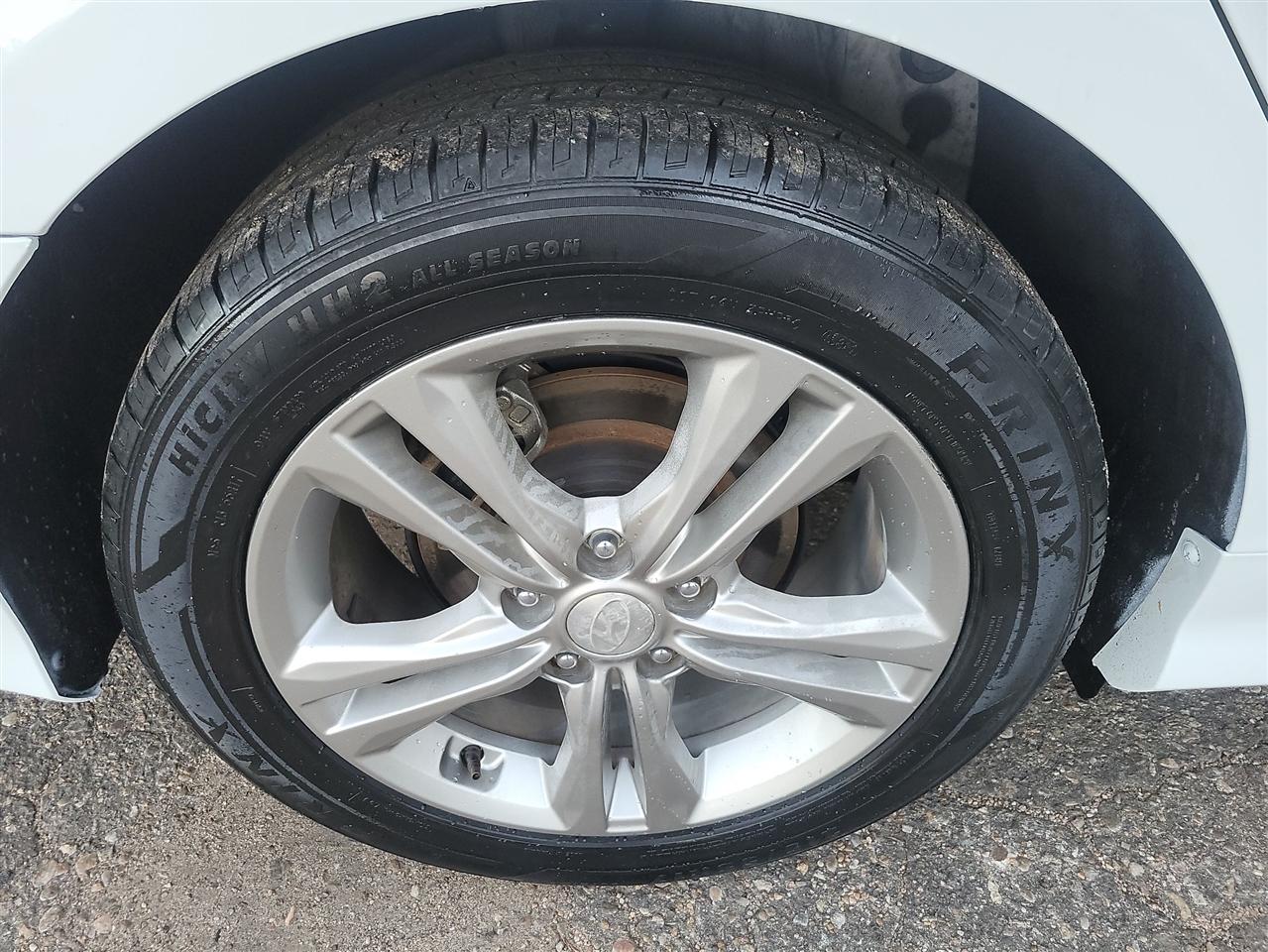 Hyundai Sonata photo 9
