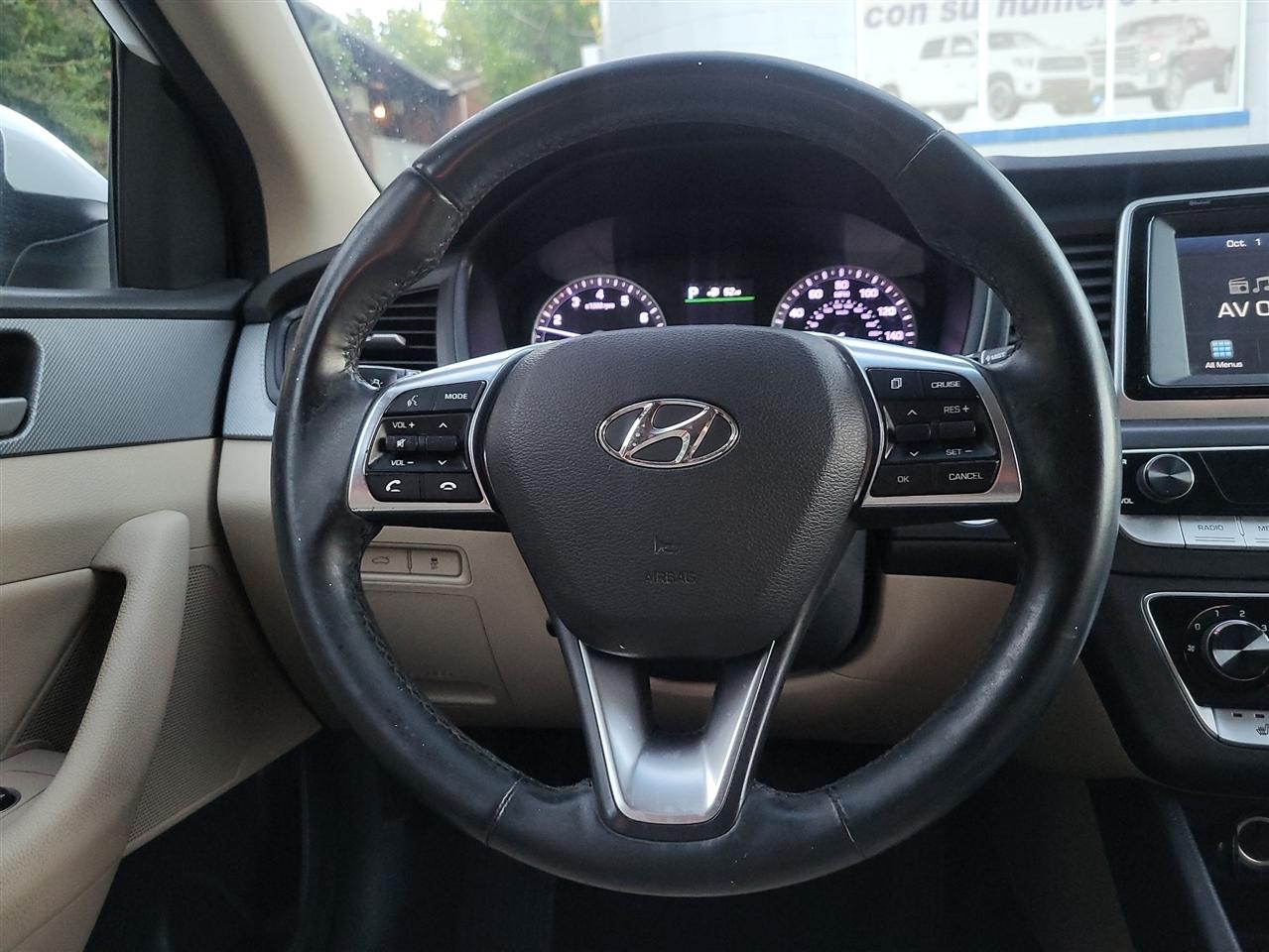 Hyundai Sonata photo 16