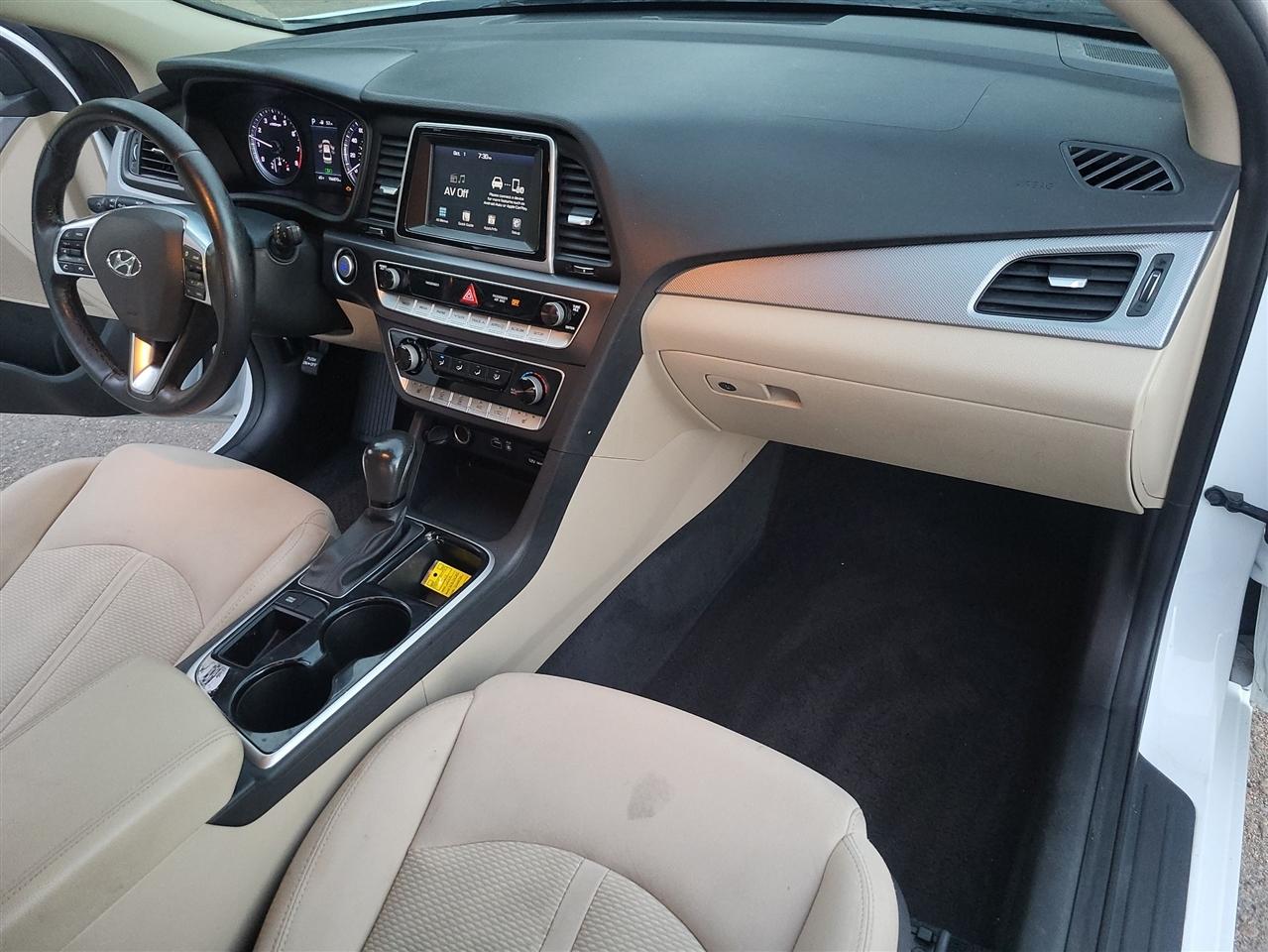 Hyundai Sonata photo 21