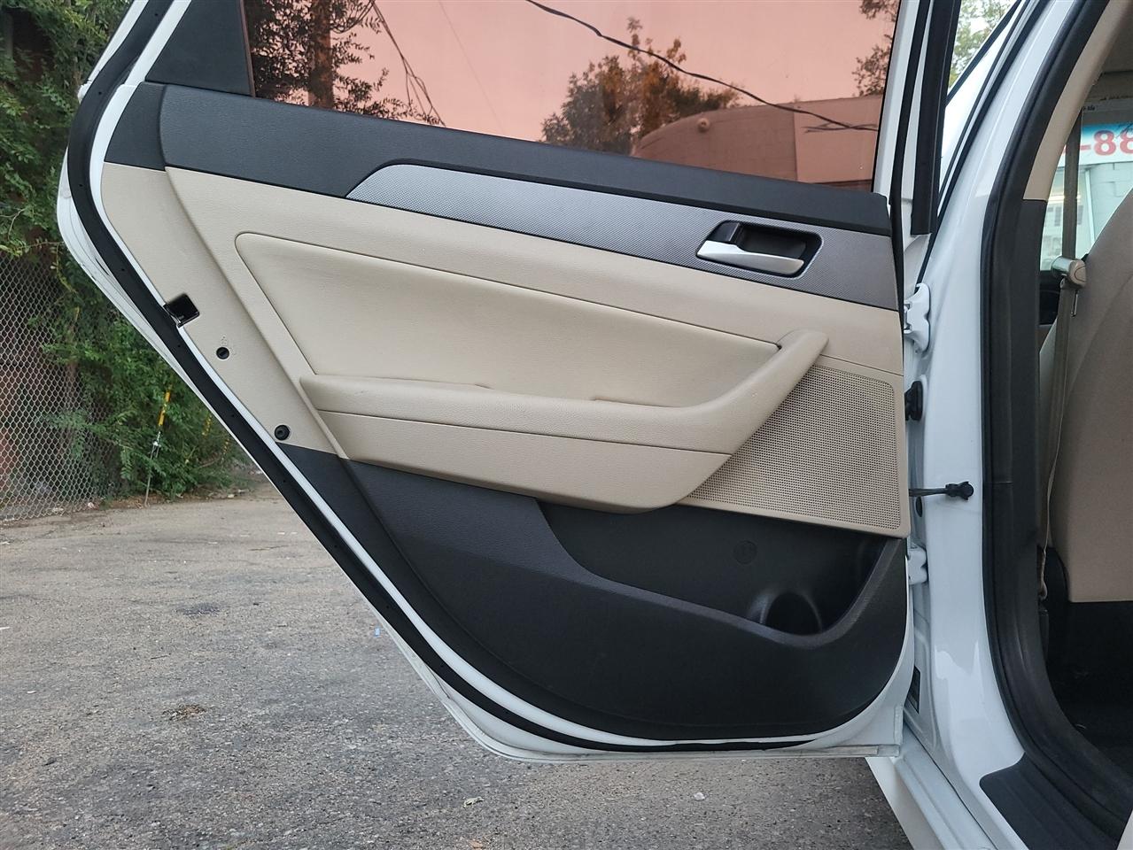 Hyundai Sonata photo 28