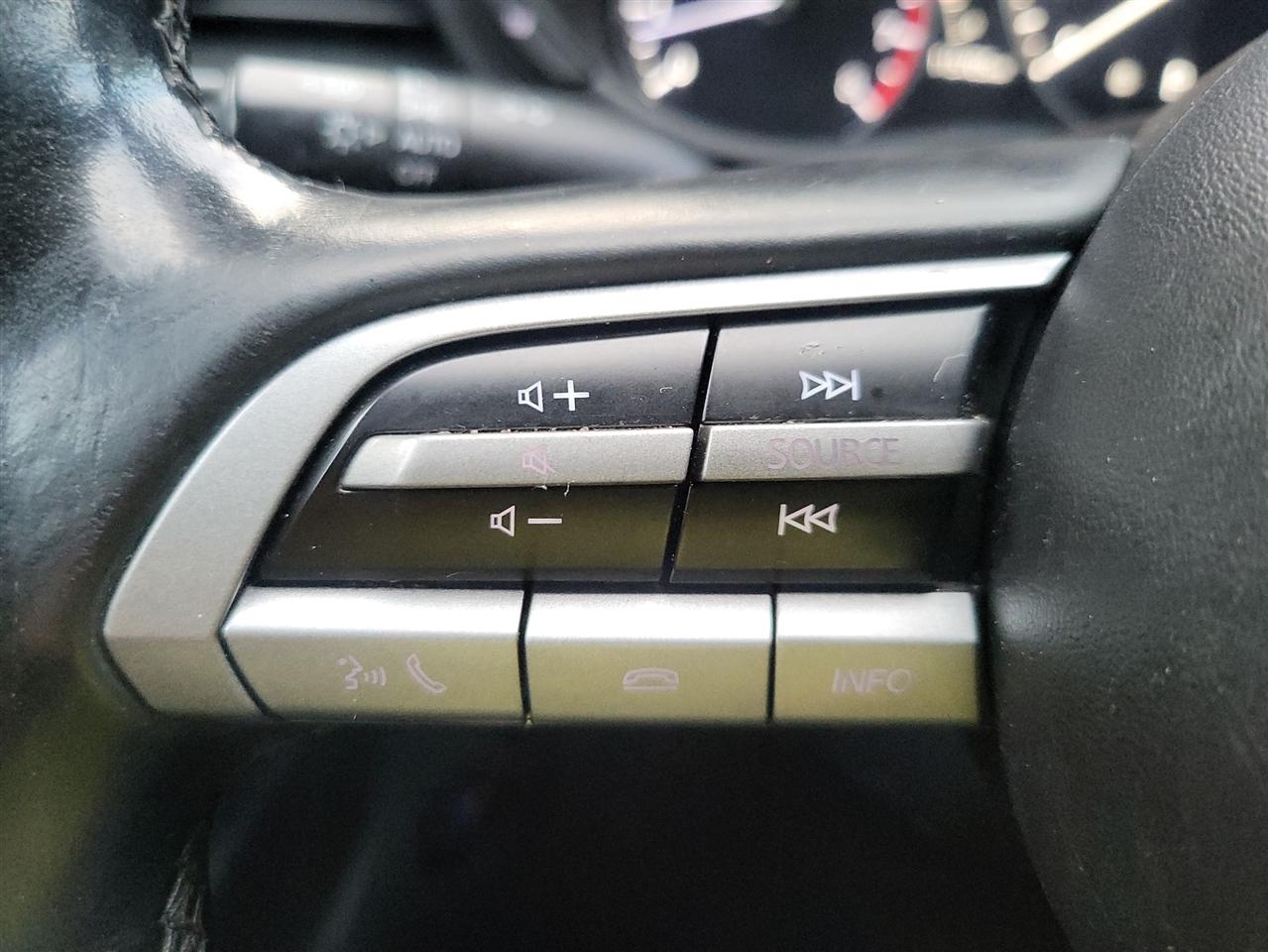 Mazda CX-30 photo 21