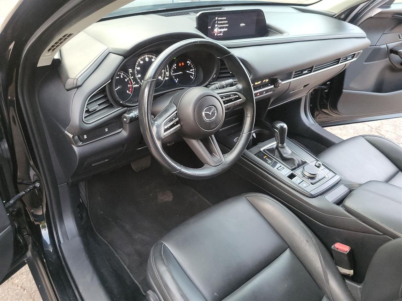 Mazda CX-30 photo 24