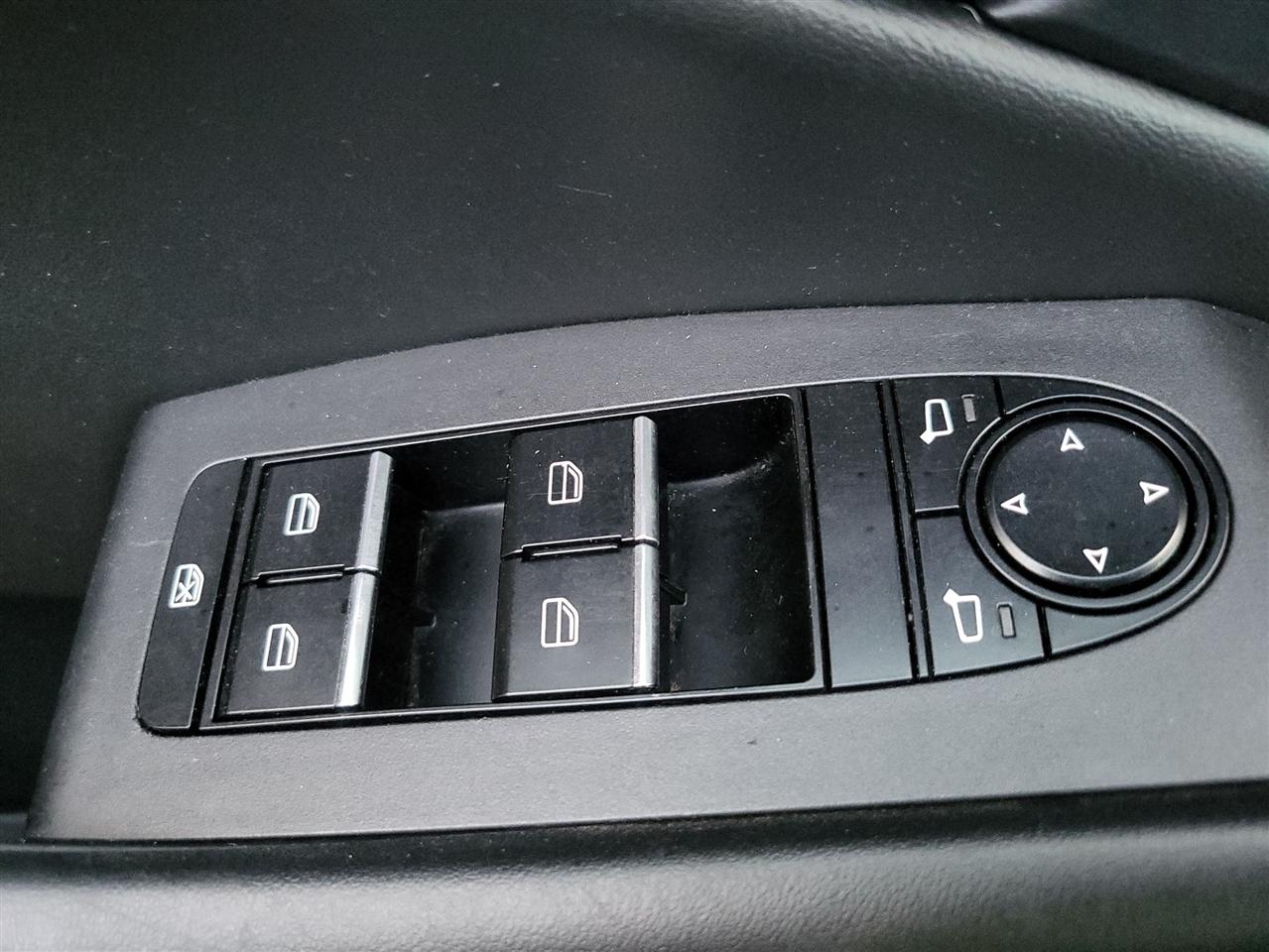 Mazda CX-30 photo 38