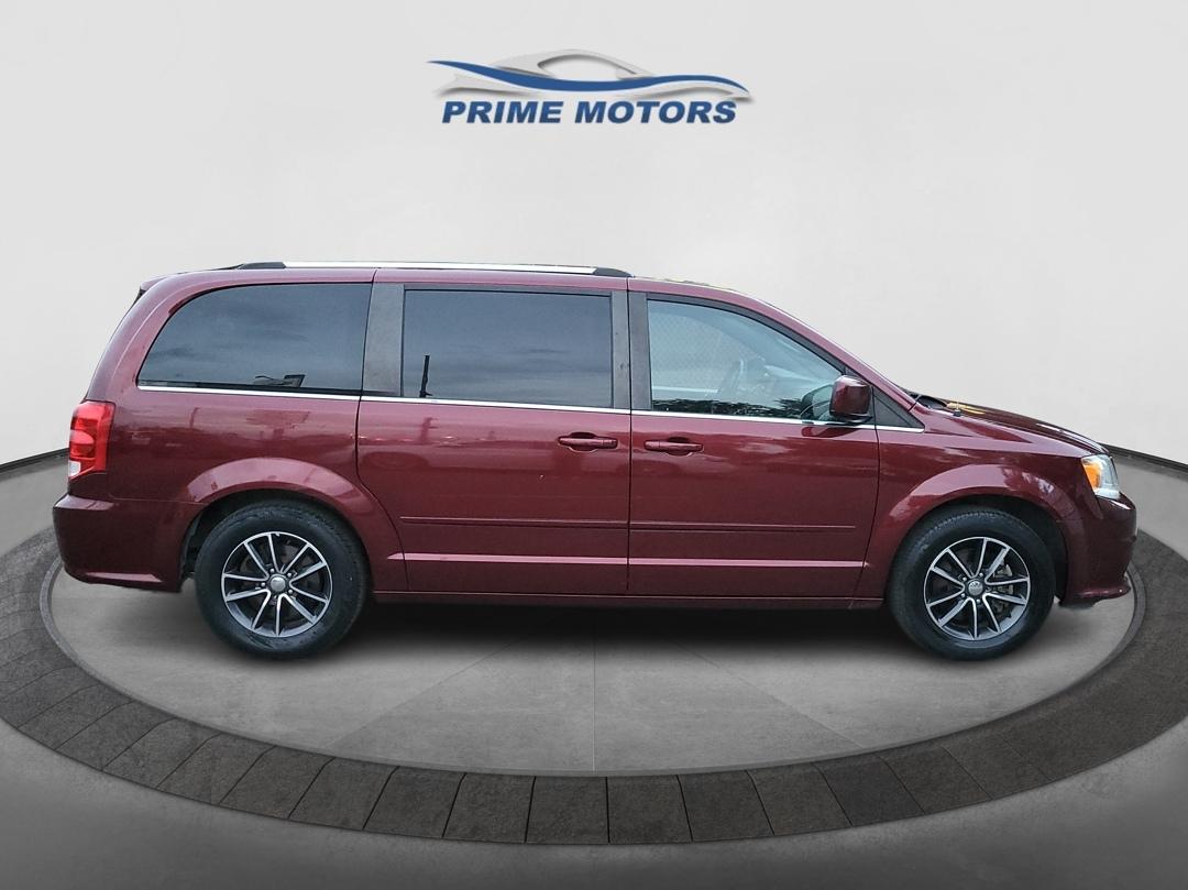 Dodge Grand Caravan photo 2