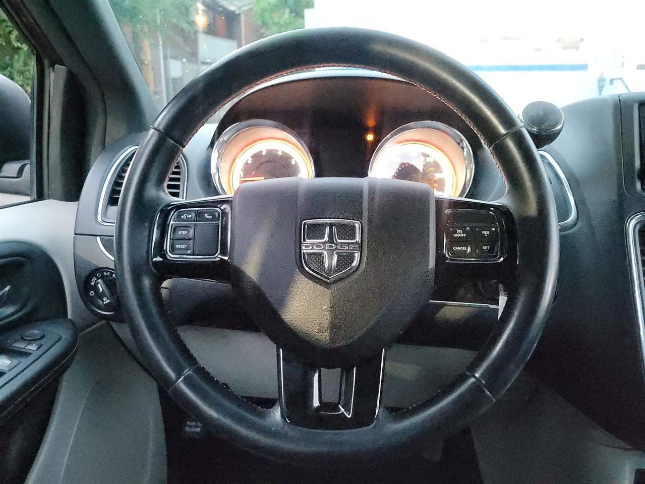 Dodge Grand Caravan photo 18