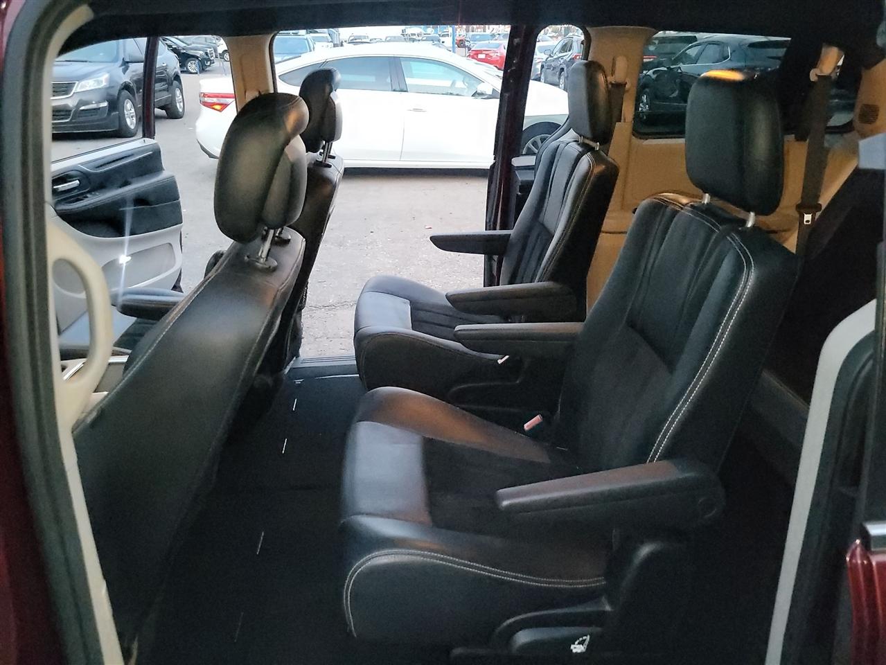 Dodge Grand Caravan photo 24