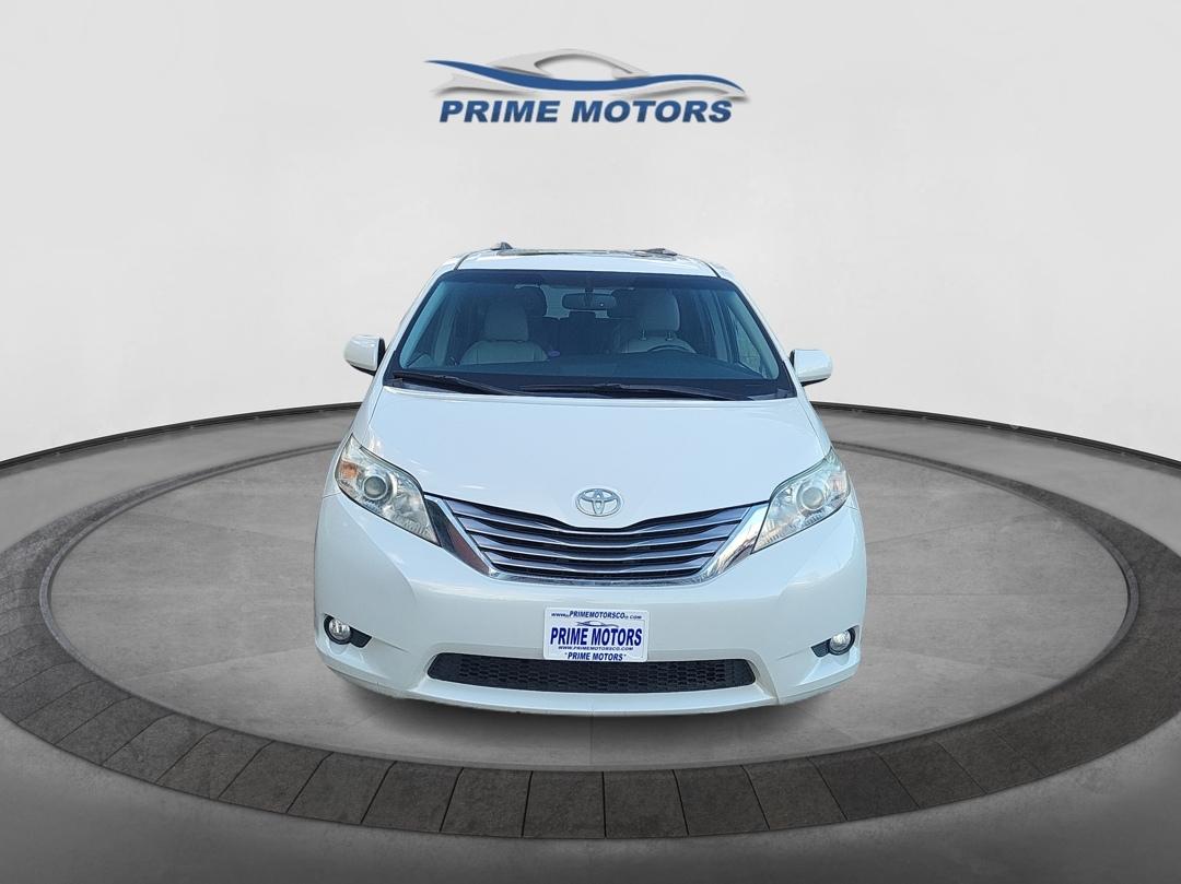 Toyota Sienna photo 5