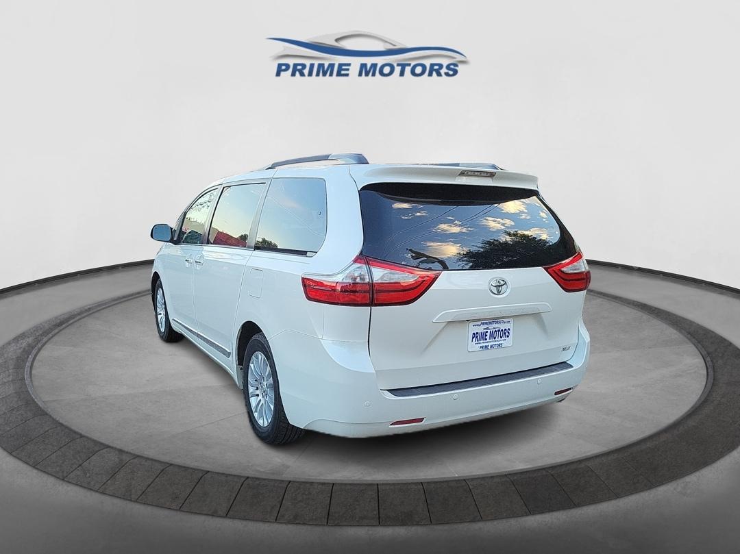 Toyota Sienna photo 7
