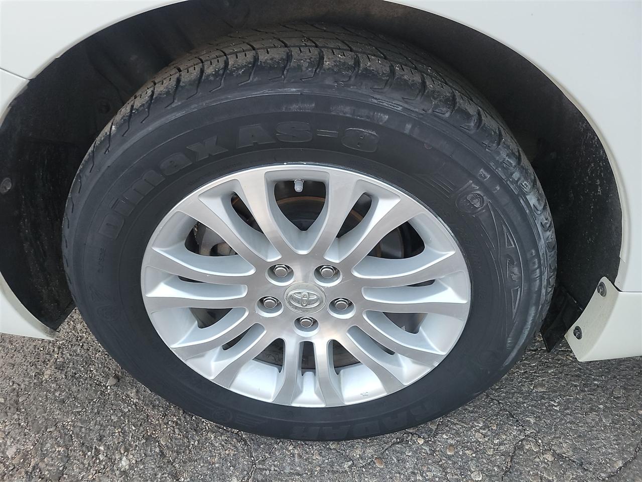 Toyota Sienna photo 12