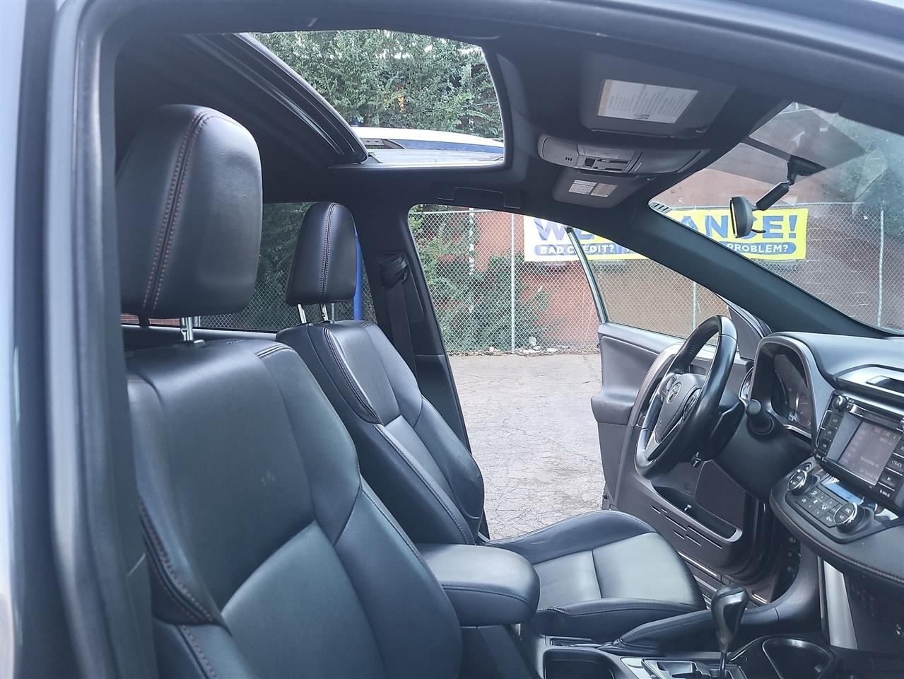Toyota RAV4 SE 4WD 2016