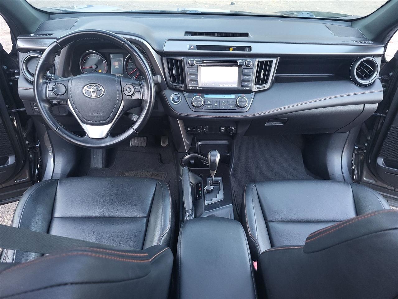 Toyota RAV4 SE 4WD 2016